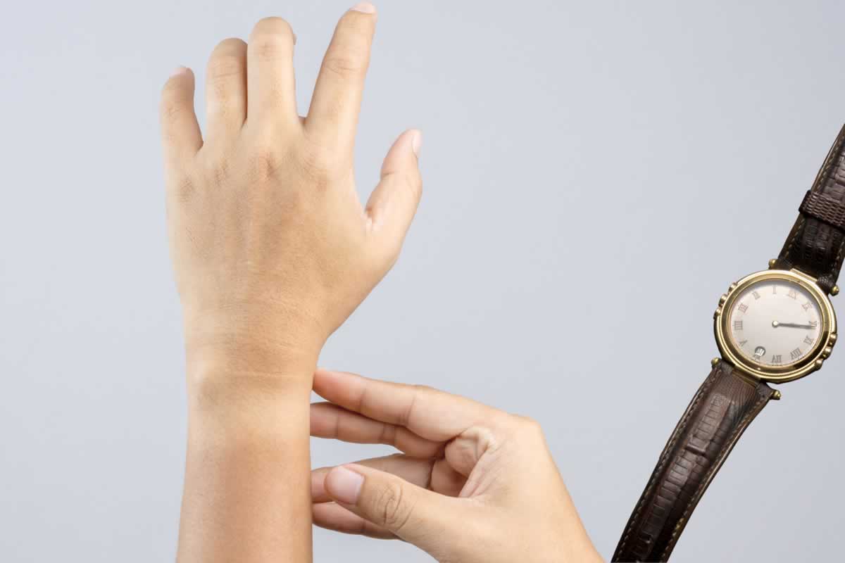 How to remove dead skin from watch band